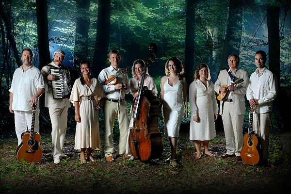 Press photo of the Tolkien Ensembles (2007)